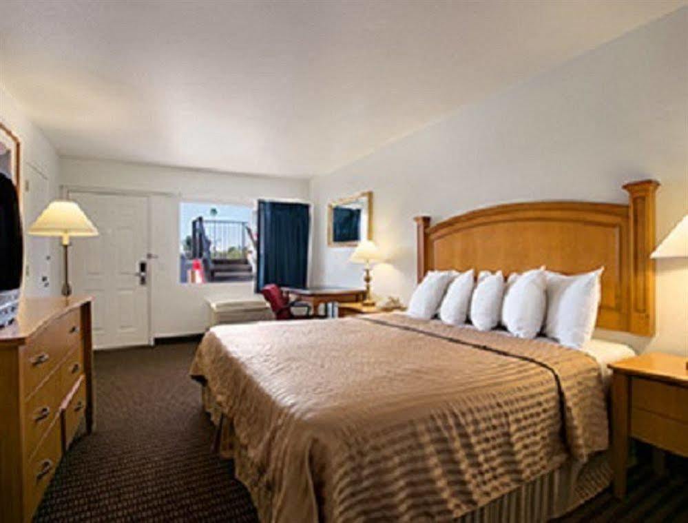 Rodeway Inn Phoenix North I-17 Zewnętrze zdjęcie