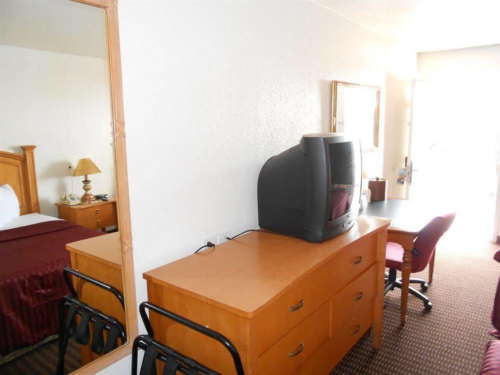 Rodeway Inn Phoenix North I-17 Zewnętrze zdjęcie